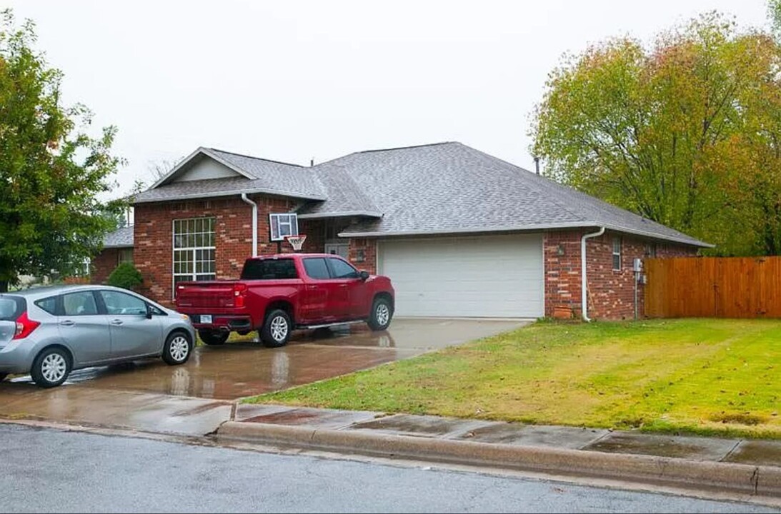 1901 S K St in Rogers, AR - Building Photo
