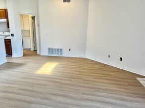 7354 Mission Trails Dr in Santee, CA - Foto de edificio - Building Photo