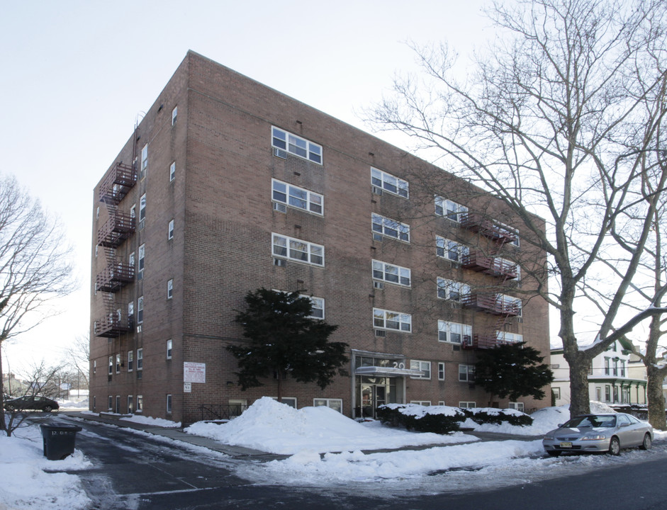 20 Elm St in Elizabeth, NJ - Building Photo