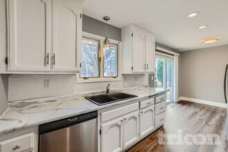 820 Shenandoah Ln N in Plymouth, MN - Building Photo - Building Photo