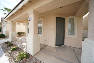 9813 Cordova Vista Ct in Las Vegas, NV - Building Photo - Building Photo
