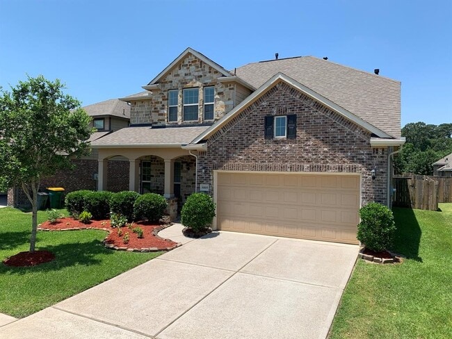 property at 6819 Hunters Trace Ln