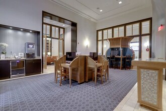 550 14th St S-Unit -FL13-ID1022398P in Arlington, VA - Building Photo - Building Photo