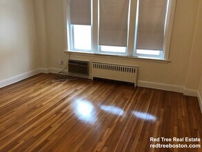 33 Lancaster Terrace, Unit 209 in Brookline, MA - Building Photo - Building Photo