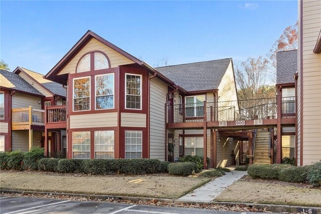 property at 914 Wentworth Ct