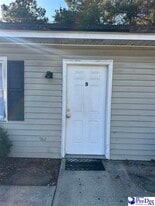 1013 E National Cemetery Rd in Florence, SC - Building Photo