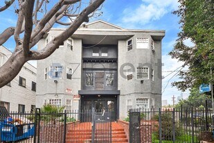 Unit 4 in Los Angeles, CA - Building Photo