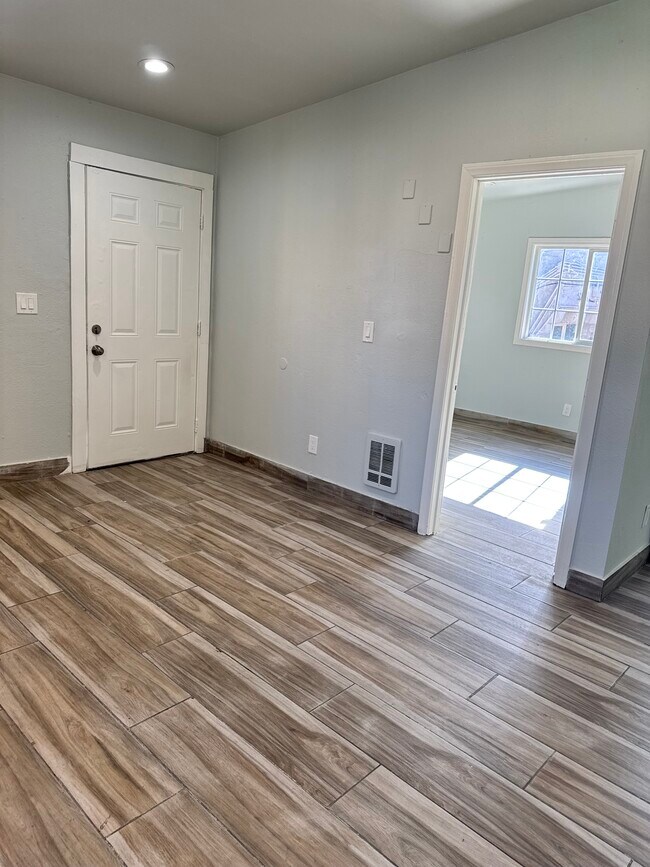 928 1/2 Fraser Ave in Los Angeles, CA - Building Photo - Building Photo