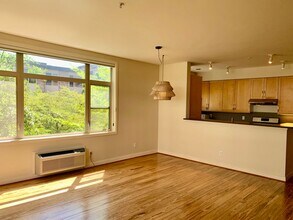 720 Queen Anne Ave in Seattle, WA - Building Photo - Building Photo