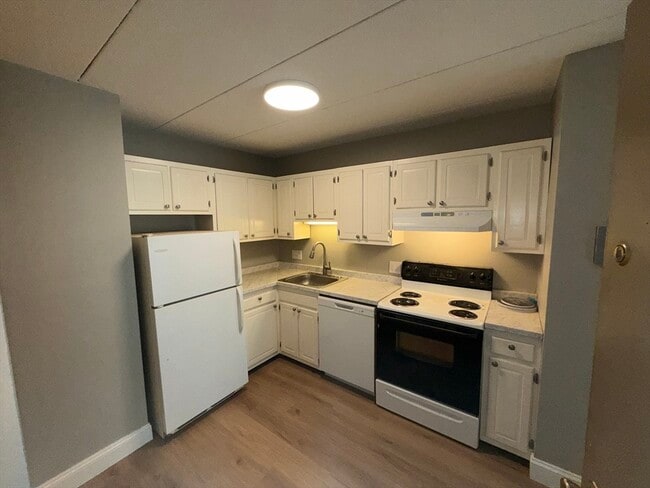 property at 4 Hawes St