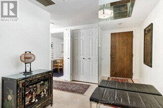 164 Cumberland St in Toronto, ON - Building Photo - Building Photo