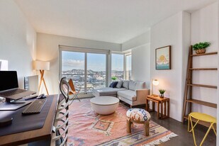 18 10th St in San Francisco, CA - Building Photo