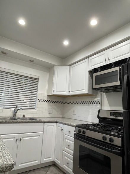 221 N Swall Dr