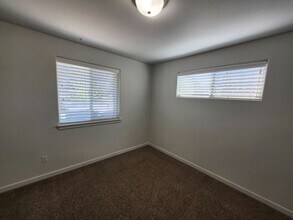 512 NE Emerson Ave in Bend, OR - Building Photo - Building Photo