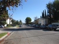 19212 Bryant St in Northridge, CA - Foto de edificio - Building Photo