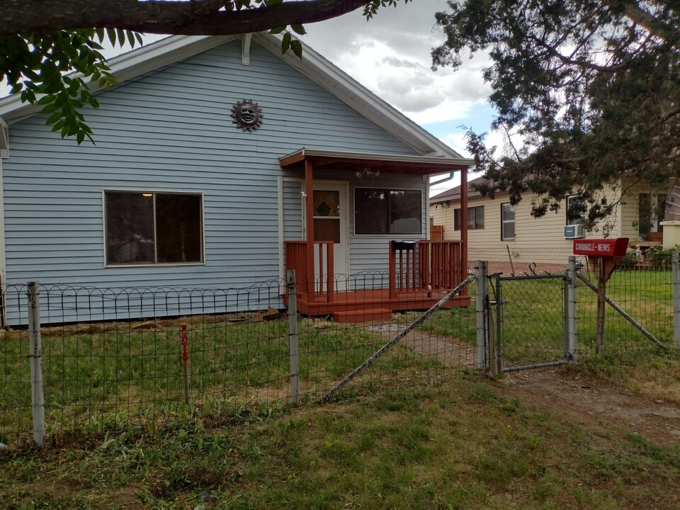 1606 Hayes St in Trinidad, CO - Building Photo