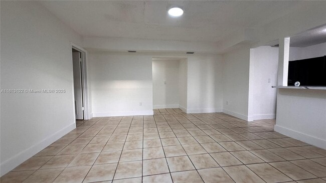 4887 NW 4th St in Miami, FL - Building Photo - Building Photo