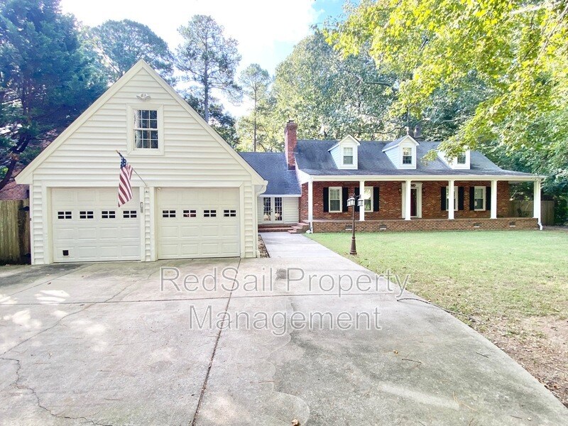 801 Wormley Creek Dr in Yorktown, VA - Building Photo