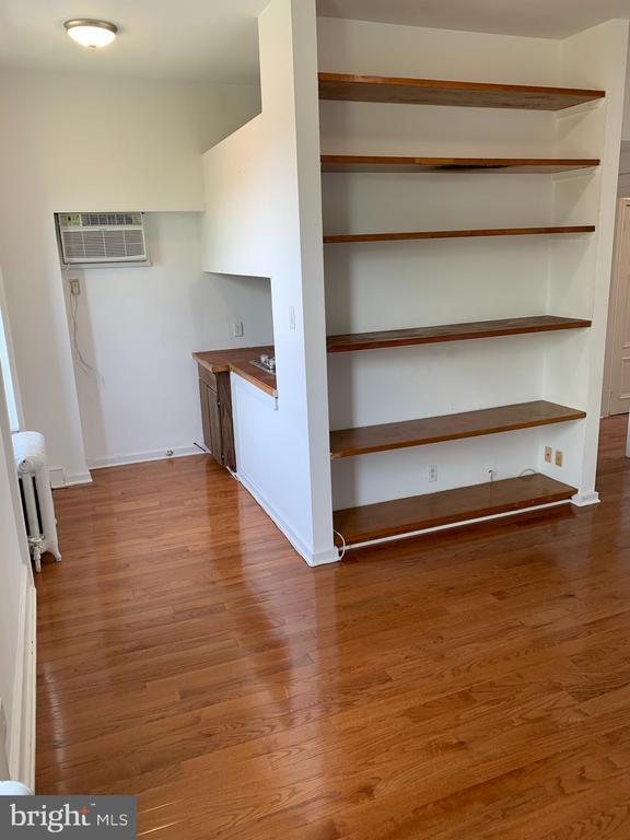 1916 Spring Garden St in Philadelphia, PA - Building Photo - Building Photo