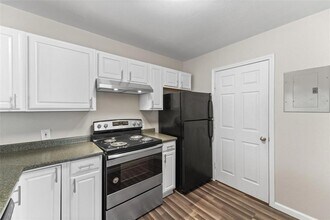 512 Hollyhock st in Prairie View, TX - Building Photo - Building Photo