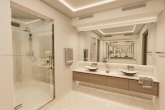 765 Crandon Blvd, Unit # 407 in Key Biscayne, FL - Building Photo - Building Photo