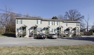 251 Chickamauga Ave in Knoxville, TN - Foto de edificio - Building Photo