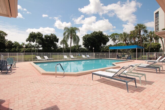 6562 Boca del Mar Dr, Unit 226 in Boca Raton, FL - Building Photo - Building Photo