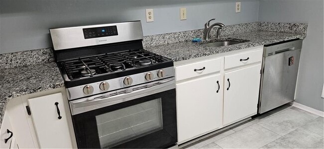 207 Cumberland Ct SE in Smyrna, GA - Building Photo - Building Photo