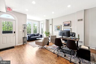 311 Massachusetts Ave NE in Washington, DC - Building Photo - Building Photo