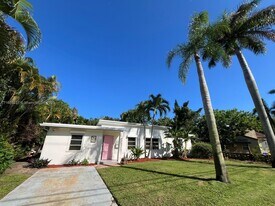 3220 Poinsettia Ave in West Palm Beach, FL - Building Photo