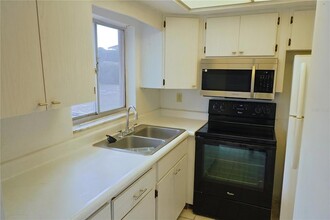 3755 S School Ave, Unit 34 in Sarasota, FL - Building Photo - Building Photo