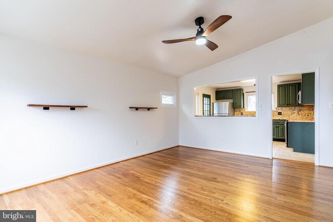 6609 Bowie Dr in Springfield, VA - Building Photo - Building Photo