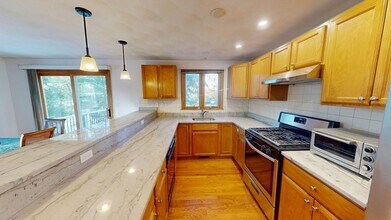 95 Pleasant St in Watertown, MA - Building Photo - Building Photo