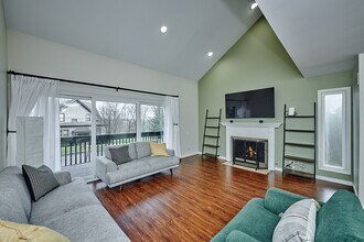 1066 Florimond Dr in Elgin, IL - Building Photo - Building Photo