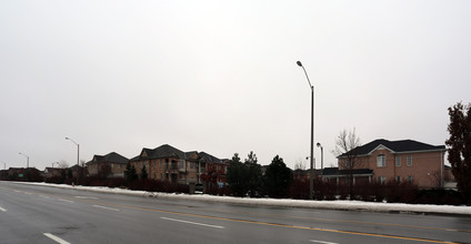 4401 Ebenezer Rd in Brampton, ON - Building Photo - Primary Photo