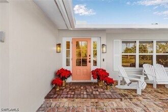 2950 Coach House Ln in Naples, FL - Building Photo - Building Photo