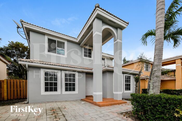 10561 SW 161st Ave in Miami, FL - Foto de edificio