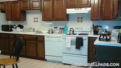 40 Hillside St in Boston, MA - Building Photo - Building Photo