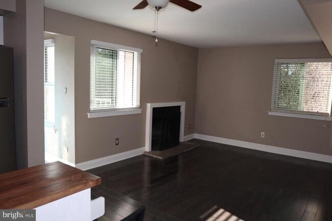 702 Abbey Ct in Sicklerville, NJ - Building Photo - Building Photo