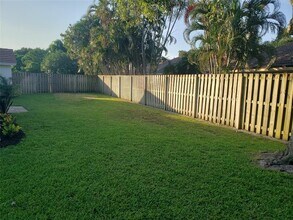 6639 Hatteras Dr in Greenacres, FL - Building Photo - Building Photo