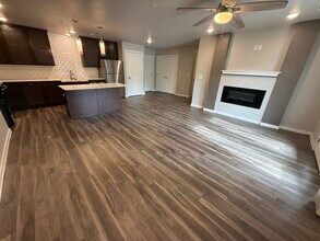 Stonewood Crossing in Sun Prairie, WI - Foto de edificio - Building Photo