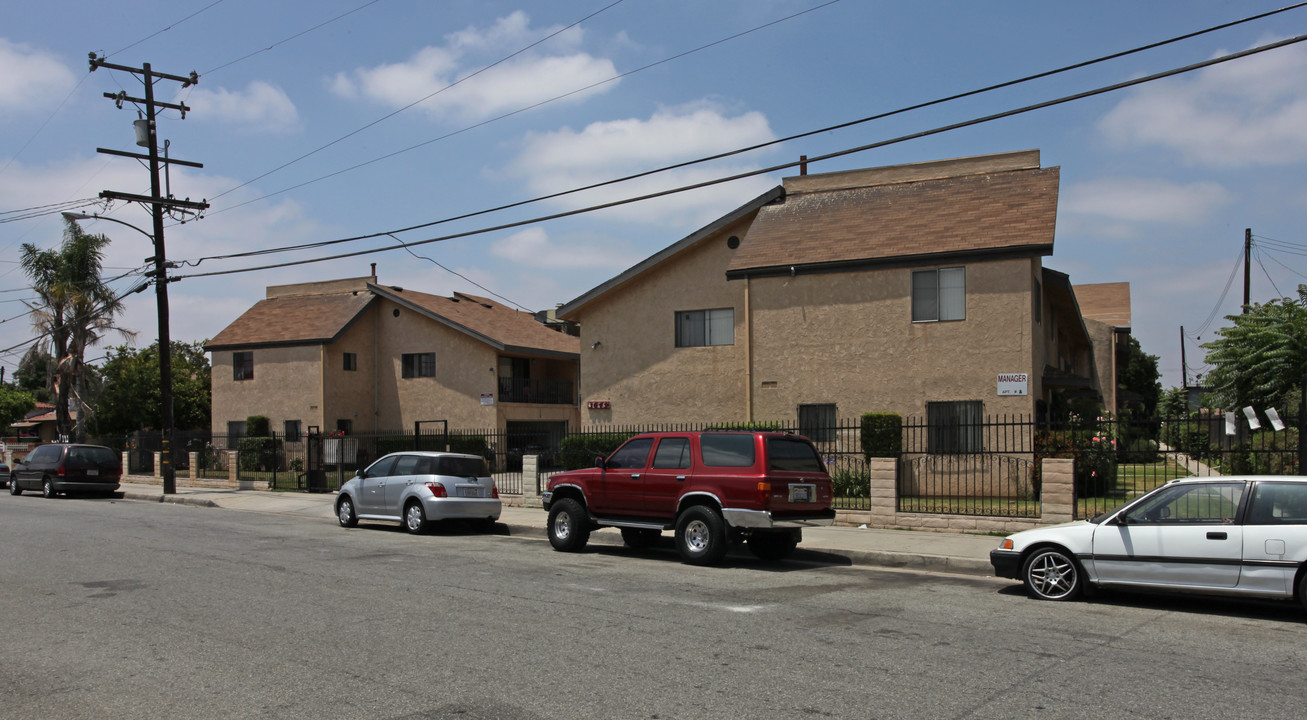 3649 Gibson Rd in El Monte, CA - Foto de edificio