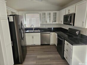 17898 Empire Ct in Reno, NV - Building Photo - Building Photo