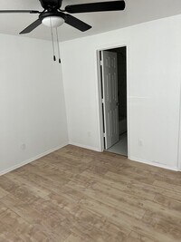 107 Windsor Dr photo'