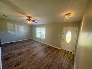 2027 Las Vegas Trail in Navarre, FL - Building Photo - Building Photo