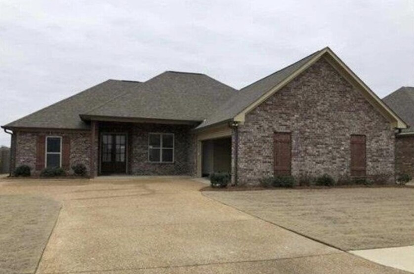 173 Clearview Dr W in Madison, MS - Building Photo