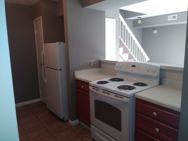 1362 S Glen Cir-Unit -D in Aurora, IL - Foto de edificio - Building Photo