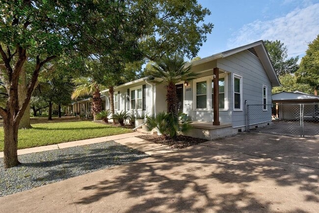 5800 Chesterfield Ave in Austin, TX - Building Photo - Building Photo