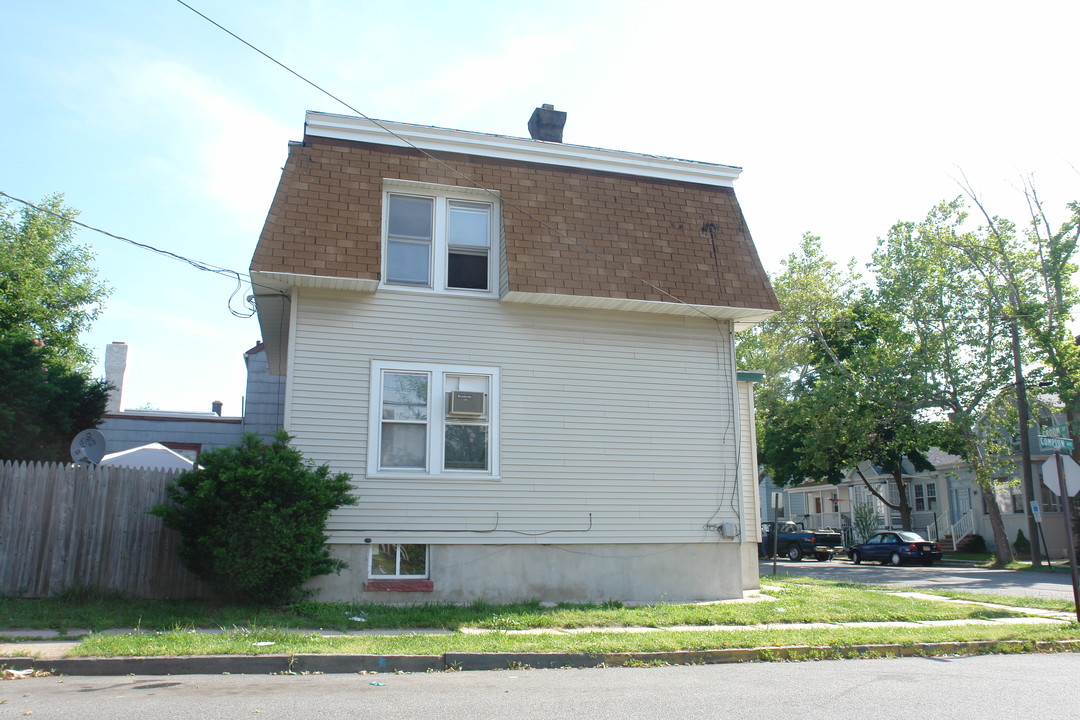 559 Groom St in Perth Amboy, NJ - Building Photo