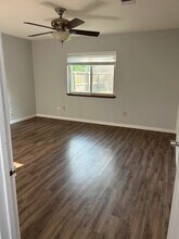 6727 Vanlynn Ln in Houston, TX - Foto de edificio - Building Photo